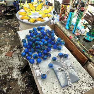 Rosario Católico con Cuentas de Cristal Azul y Cruz de Jesús en Plata, para Mujer - Product Image 3