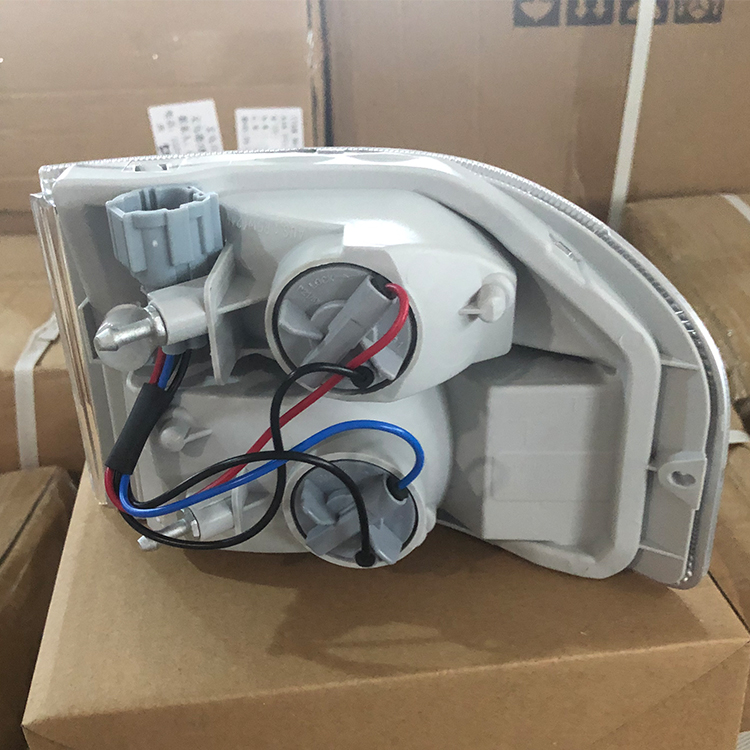 シビリアン　バス　BVW41 テールランプ　左　※フォロー割OK 日産シビリアンバス用 NEW CORNER LAMP L/RH | 2002-2016年 モデル