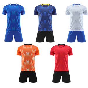 Maillots de football sur mesure - 100% polyester respirant, durable et confortable pour la performance d'équipe - Product Image 1