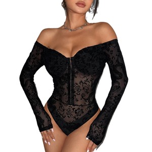 Mono de mujer sexy con patrón de hebillas, escote en V amplio, ajustado, transparente y hombros caídos, a la moda - Product Image 1