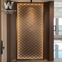 Panneau de séparation décoratif moderne en acier inoxydable LED personnalisé, élégant séparateur de pièce intérieur pour les intérieurs de maison, matériau métallique