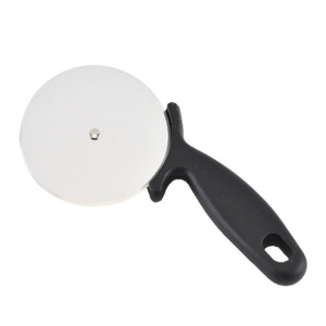 Cortador de pizza de acero inoxidable con mango negro, acero inoxidable 430 para cortar pizza y pasteles - Product Image 3