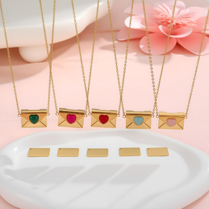 Collana con Ciondolo a Forma di Lettera d'Amore Personalizzata, Gioiello Regalo di Compleanno per Mamma o Moglie - Product Image 3