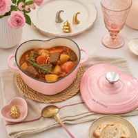 Casserole en fonte émaillée en forme de cœur OEM avec couvercle pour la cuisine et le service à table
