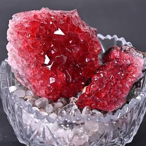 Magnifique grappe de cristaux sculptés rouge vin pour ornement Feng Shui, collection de guérison, provenant de Jiangsu (vente en gros) - Product Image 3