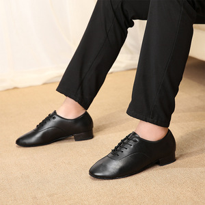 Zapatos de Baile de Salón/Latinos para Hombre, Clásicos, Negros Brillantes, Parte Superior de PU, Tacón Bajo de 2-2.5cm, Silenciosos, Modernos, para Vals, Suela de Gamuza Blanca Brillante - Product Image 5