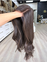Perruque de luxe personnalisée en cheveux européens 100 % naturels de qualité supérieure, couleur brun naturel, avec dessus en dentelle, ligne de cheveux naturelle et nœuds invisibles ultra-naturels