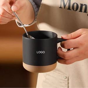 Mug noir mat personnalisable, combinaison de deux couleurs, tasse à thé en céramique, mug à café avec logo - Product Image 1