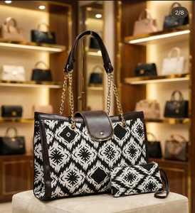 Bolsos de Mano de Poliéster Abiertos y Portátiles, Resistentes al Agua, con Diseño Floral de Medianoche, Elegancia Premium, Precio al por Mayor - Product Image 1