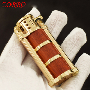 Encendedor de Queroseno <span class=keywords><strong>ZORRO</strong></span> <span class=keywords><strong>Serie</strong></span> 628, Diseño de Cuerno de Rinoceronte, Estuche de Madera de Sándalo Morado - Product Image 1