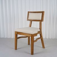 Chaise Louis moderne en bois d'hévéa avec dossier rembourré et design KD pour événements intérieurs/extérieurs, mariages et banquets