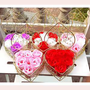 Venta al por mayor de flores rosas artificiales de hierro forjado caladas, conjunto de regalos para el Dí<span class=keywords><strong>a</strong></span> de San Valentín, caja de rosas, regalo de <span class=keywords><strong>cumpleaños</strong></span> de Rosa <span class=keywords><strong>feliz</strong></span> - Product Image 2