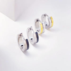 Conjunto de joyería de acero Unisex de alta calidad, pendientes de diseño hueco de acero inoxidable, regalo impermeable chapado en oro - Product Image 2