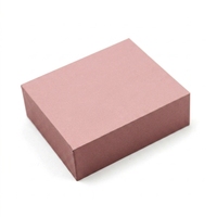 Petite boîte d'emballage pour bijoux en carton rigide rose personnalisée, fermeture magnétique, laminage mat, doublure en éponge, recyclable, logo personnalisé