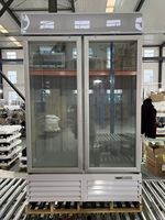 Vitrine réfrigérée verticale à double porte pour supermarché, idéale pour la vente de viande préemballée