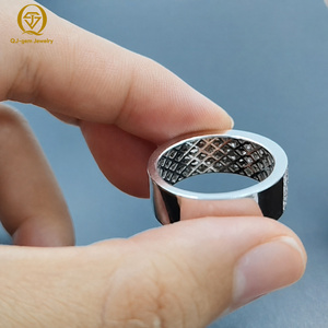 Anillo de hombre estilo hip hop de platino y oro macizo con diamantes de laboratorio de claridad VVS en medio y todo círculo, ideal para fiestas y bodas, joyería certificada IGI. - Product Image 5