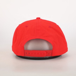 Vente en gros Chapeau en polyester <span class=keywords><strong>rouge</strong></span> avec logo brodé de haute qualité personnalisé <span class=keywords><strong>Casquette</strong></span> Gorras BSCI Oem à bord plat à 5 panneaux - Product Image 5