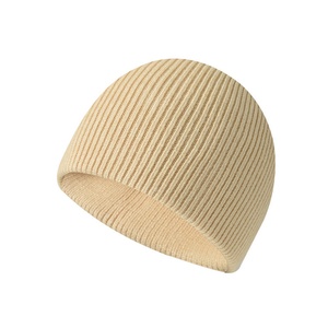 Bonnet d'hiver épais unisexe en tricot côtelé de qualité supérieure, sans revers, avec logo de créateur brodé, style image, idéal pour la plage et les voyages, vente en gros - Product Image 3