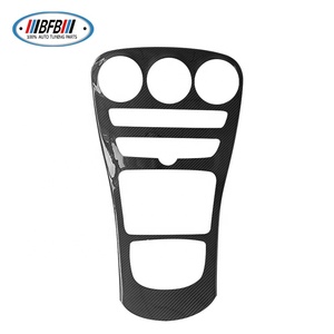 Couverture de console centrale en fibre de carbone sèche, accessoires intérieurs de voiture pour <span class=keywords><strong>Mercedes</strong></span> W205 C180 C200 C250 C63 - Product Image 3