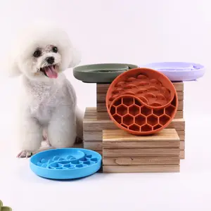 Mangkuk anjing pemberi makan lambat silikon lumba-lumba sarang lebah mangkuk penahan hewan interaktif menyenangkan berwarna-warni dengan cangkir isap