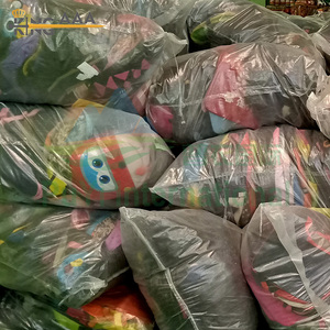 Zaini Usati di Seconda Mano per <span class=keywords><strong>Uomo</strong></span>, Donna e Bambini, <span class=keywords><strong>Lotto</strong></span> Misto di Marche Famose in Balle - Product Image 1