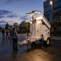 Tour d'éclairage solaire mobile de 7 m sur remorque, système d'éclairage hors réseau écologique pour événements et chantiers de construction