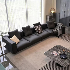 Sofá Seccional Moderno de Tres Plazas Casablanca, Curvo, de Cuero Genuino, Diseño Orgánico Italiano Inspirado en Minottii Dylan para Villa - Product Image 3