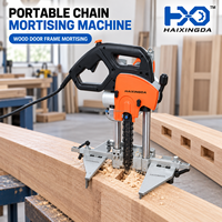 Machine à mortaiser à chaîne à moteur brossé de haute précision : découpe des trous carrés propres pour la construction de charpentes en bois et les travaux de poutres.