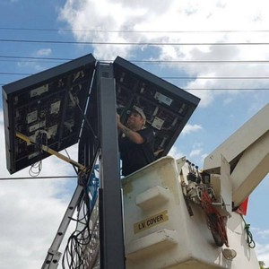 8000cd cao sáng p2.5 P3 P4 P5 P6 P8 P10 đầy đủ màu sắc biển báo bảng điều chỉnh hai mặt phía trước dịch vụ dẫn dấu hiệu quảng cáo ngoài trời - Product Image 3