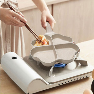 Mayoristas <span class=keywords><strong>de</strong></span> calidad alimentaria, forma <span class=keywords><strong>de</strong></span> corazón fundido a presión, olla para el desayuno <span class=keywords><strong>de</strong></span> 4 agujeros, sartén portátil pequeña para el hogar - Product Image 2