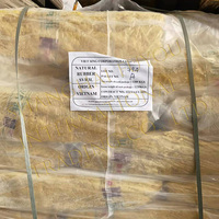 Caoutchouc naturel de haute qualité Vietnam SVR 3L à faible teneur en impuretés pour bande de roulement de pneu, semelle de chaussure, tuyau, courroie transporteuse