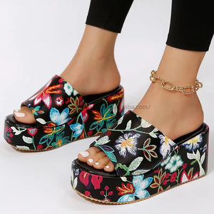 Summer Collection Large Size Women's Round <b>Head</b> Wedge Slippers Sandals Classic One-Line Embroidery Platform Heeled <b>Style</b> - Product Image 1