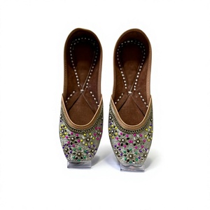 Venta al por Mayor de Zapatos Tradicionales Indios para Mujer, de Cuero Personalizable de Alta Calidad, Marca BS INTERNATIONAL NAHFTR790, Tendencia de Moda - Product Image 2