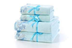 Vente en gros Chine <span class=keywords><strong>Serviette</strong></span> cadeau en dentelle Ensembles 4 pièces <span class=keywords><strong>Serviette</strong></span> <span class=keywords><strong>de</strong></span> <span class=keywords><strong>bain</strong></span> pour le visage Ensembles <span class=keywords><strong>de</strong></span> serviettes en microfibre pour mariage - Product Image 2