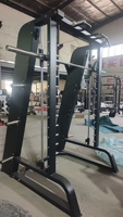Rack de musculation tout-en-un multifonction avec machine Smith, équipement de gym commercial pour l'entraînement complet du corps