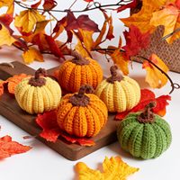 Mini-décors tricotés et crochetés faits main en gros, petites citrouilles artisanales pour Halloween, décoration de maison, cadeaux et accessoires