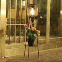 Lanterne solaire trépied de jardin en maille noire mate, lumière jaune chaude, lampe décorative d'extérieur pour projets de jardin et de paysagisme