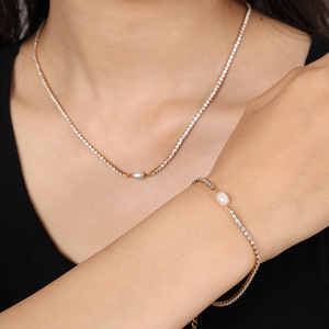 ชุดสร้อยคอมุกเทียมประดับเพชรเทียมชุบทองสำหรับผู้หญิง ดีไซน์ทรงกลมสีขาวแบบฝังช่อง เหมาะสำหรับงานปาร์ตี้ - Product Image 4