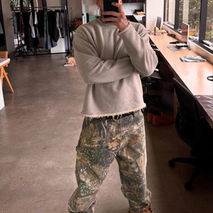 T-Shirt a Maniche Lunghe con Orlo Grezzo Personalizzata in Spugna Francese di Cotone Oversize con Collo Tondo Semplice Felpa da Uomo - Product Image 4