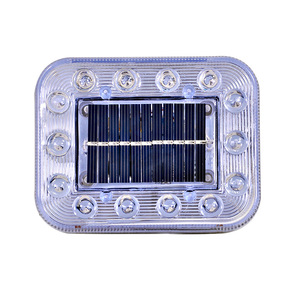 Luz de advertencia solar multifunción, luz trasera cuadrada de funcionamiento continuo para coches y camiones, material plástico - Product Image 1