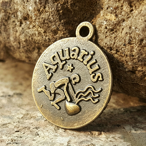 Logotipo de metal fundido a presión de aleación de zinc para overoles y trajes, etiquetas de ropa de diseño personalizado de metal para trajes de una pieza - Product Image 1