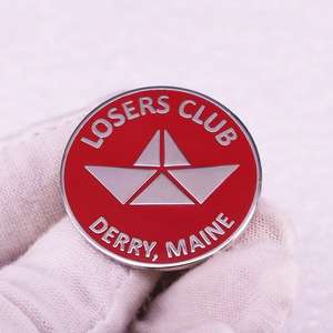 Broche de Barco de Papel de Losers Club, Pin Inspirado en la Película IT, Artesanía en Metal, Joyería de Colección de Stephen King para Fanáticos del Horror - Product Image 5