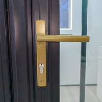 Porte coulissante moderne en verre sans rail avec cadre en aluminium trempé pour salle de bain/WC, utilisation extérieure, espaces intérieurs compacts