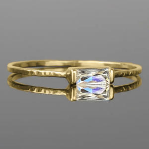 Anello da Donna H426 in Oro Massiccio 18K con Topazio, Taglio Smeraldo, Montatura a Castone, Gioiello Geometrico con Gemma per Fidanzamento - Product Image 6