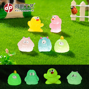 ของตกแต่งมอนสเตอร์การ์ตูนจิ๋วน่ารักเรืองแสงในที่มืด ชุด DIY ของตกแต่งแบบสุ่ม ของประดับตกแต่งรถยนต์และโต๊ะทำงาน - Product Image 5