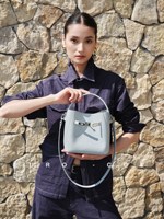 Borsa a Secchiello in Vera Pelle con Grana Morbida Effetto Litchi, Tendenza 2026, Minimalista con Manico Superiore per Donne, Vendita all'Ingrosso