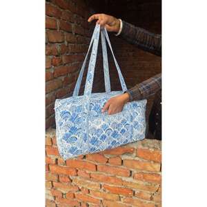 Bolsa de Viaje de Algodón Acolchada Hecha a Mano, Elegante, Ligera, Duradera, con Estampado Tradicional, Perfecta para Vacaciones - Product Image 5