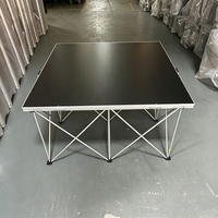 Scène pliante portable et durable avec podium, structure en treillis et jupe noire en aluminium