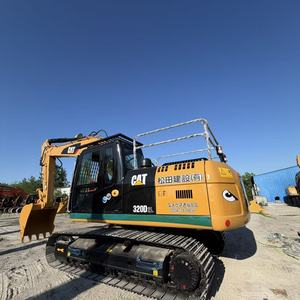 Excavatrice sur chenilles hydraulique d'occasion de taille moyenne, série CAT320D2L, fabrication japonaise, 20 tonnes, godet de 1 m, moteur de 103 kW, modèle 2023, moteur, boîte de vitesses, pompe - Product Image 1