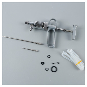 Jeringa Veterinaria Metálica Reutilizable de 10 ml con Conexión Luer Lock para Inyección de Vacunas en Animales, Ganado y Caballos - Product Image 4